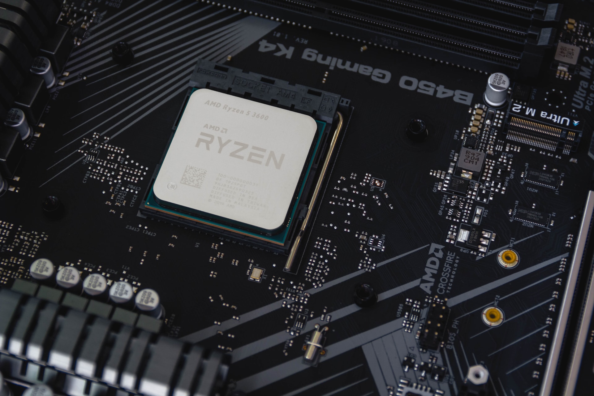 AMD's Latest Gaming Processor Faces Widespread Shortages Amid Stellar Reviews