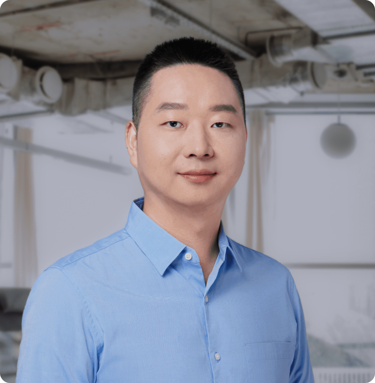 Headshot of Leo Li